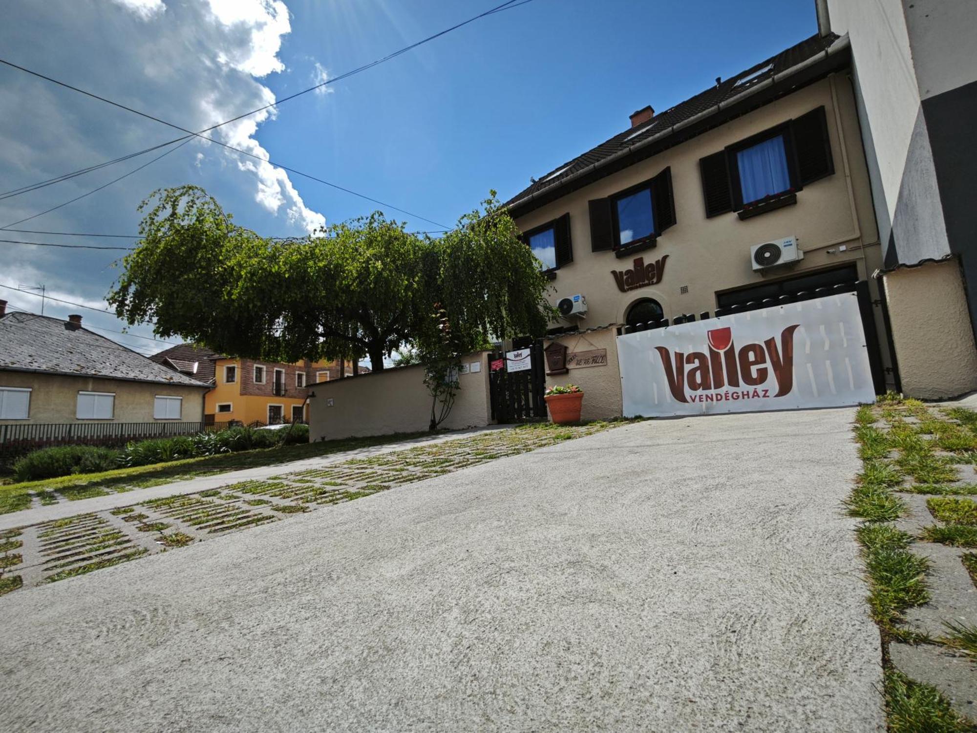Valley Vendégház Eger Exterior foto